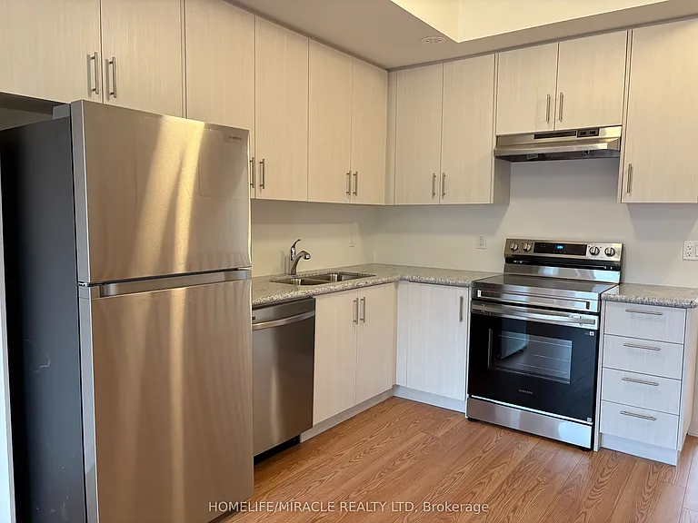 15100 Yonge St #211 — Photo 16