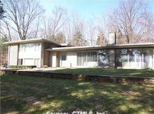 34 High Ridge Rd, West Hartford, CT 06117