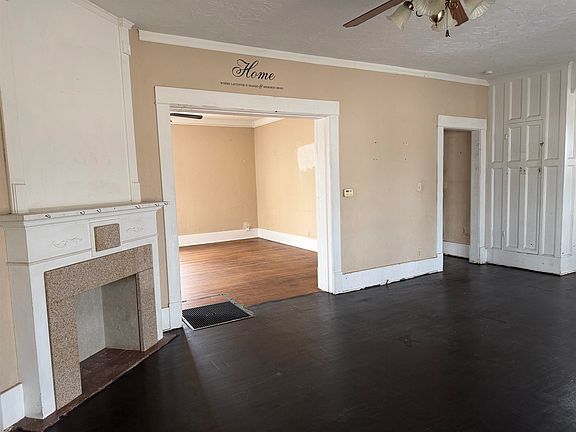4th image of 1519 W Maine St