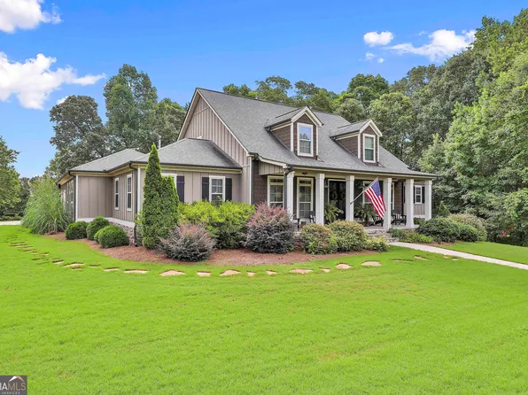 11 W Shore Dr, Newnan, GA 30263