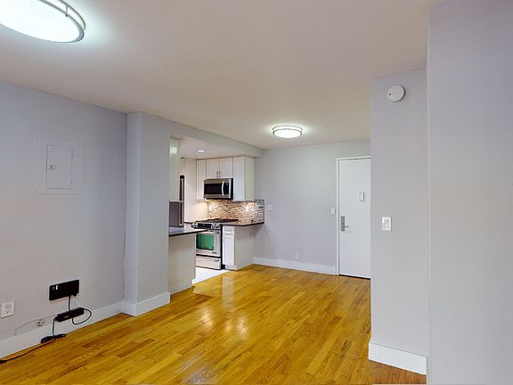 4th image of 301 E 47th St APT 9-G
