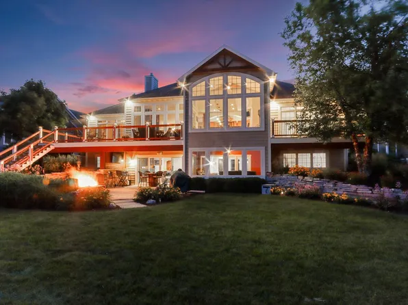 530 South Boulder Ridge DRIVE, Lake Geneva, WI 53147