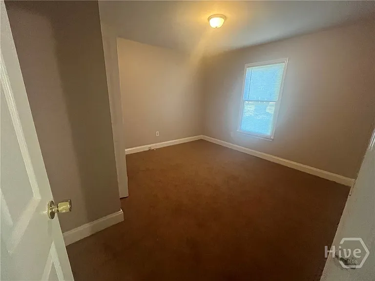 160 Fair Oaks Dr — Photo 5