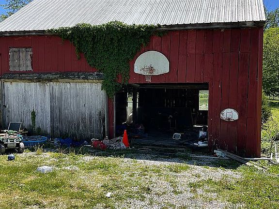 5th image of 10143 State Road 26 E