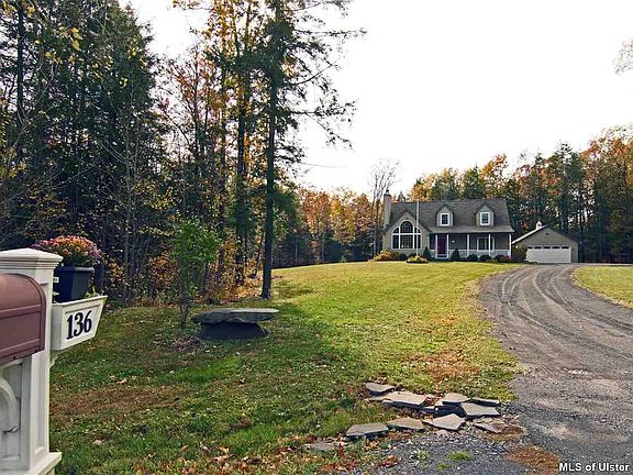 3rd image of 136 Russell Ln