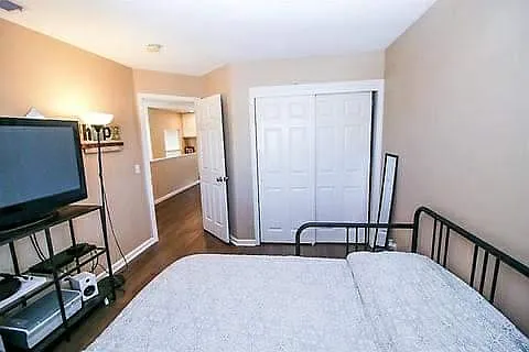 1459 Farragut Cir — Photo 5