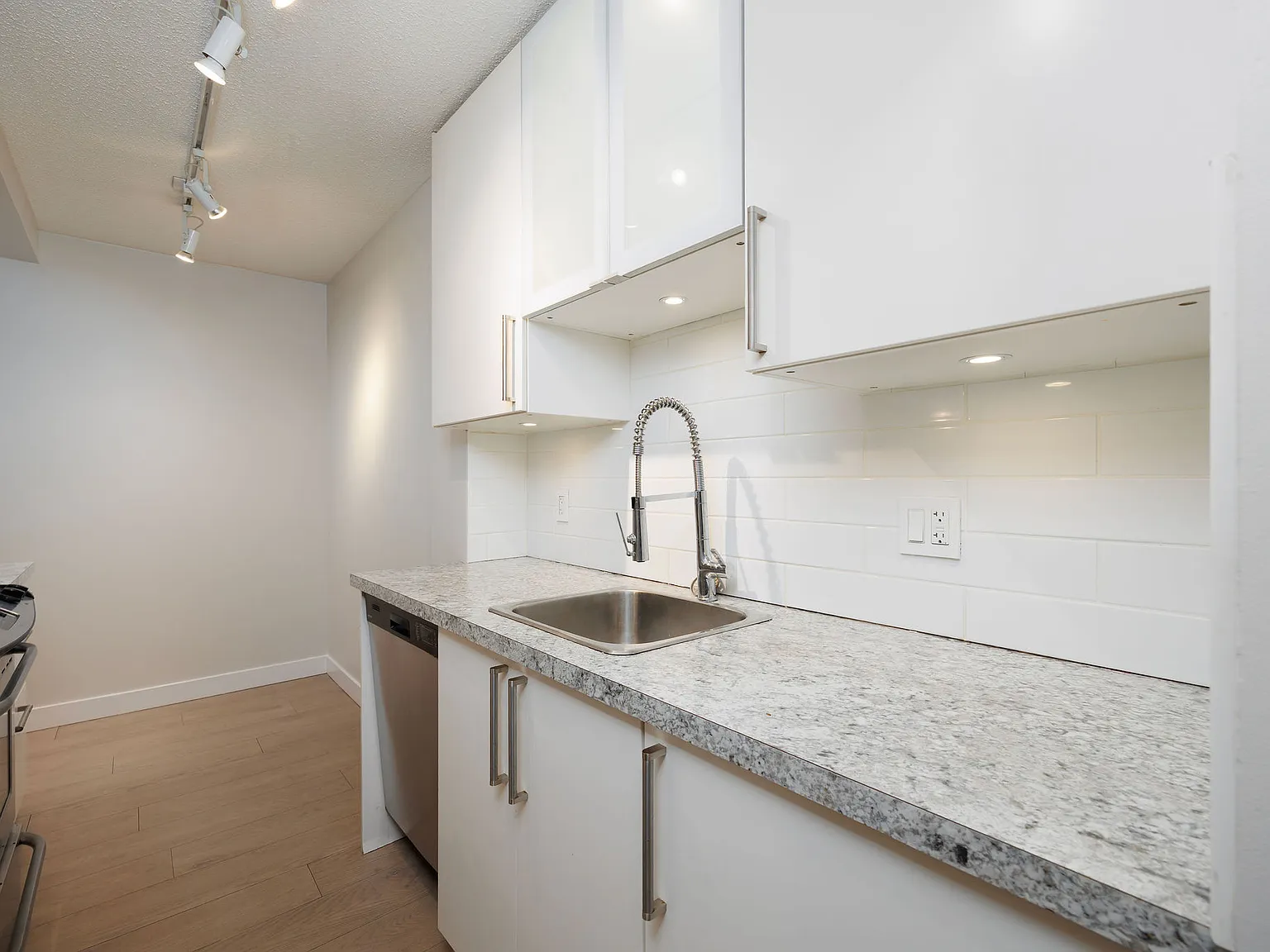 1 bed, 637 sqft, $2,250 — Photo 3