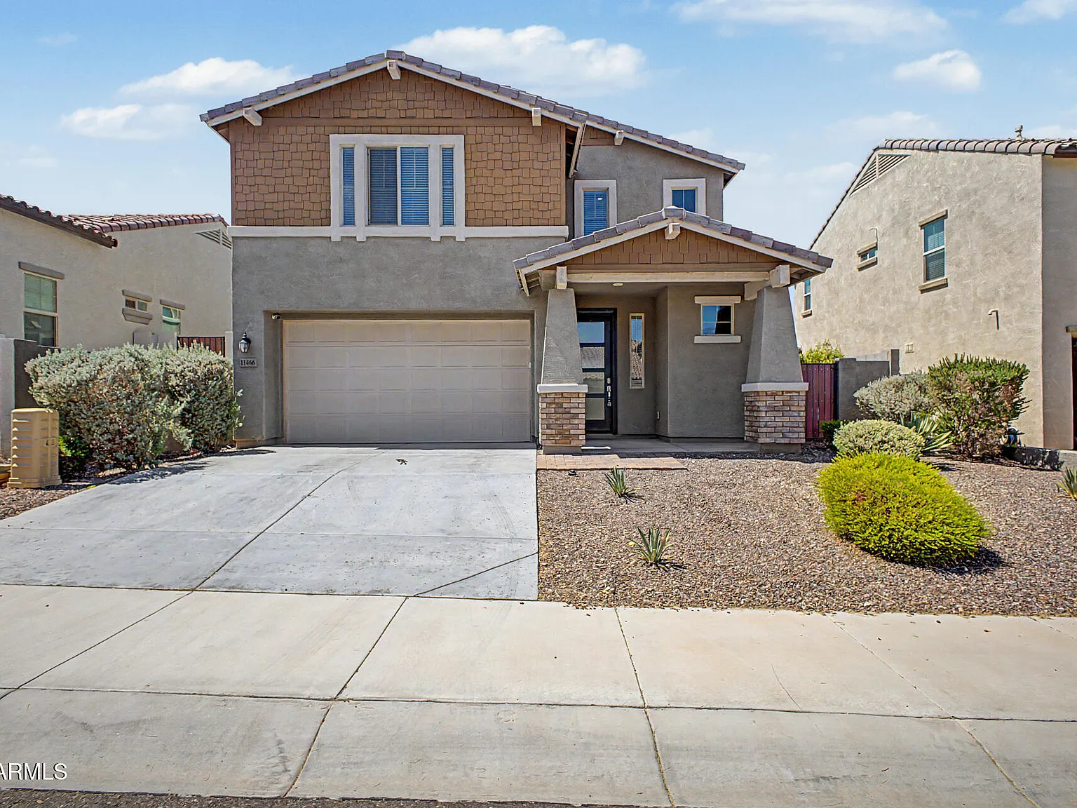 4 bed, 2.5 bath, 2490 sqft, $2,600 — Photo 1