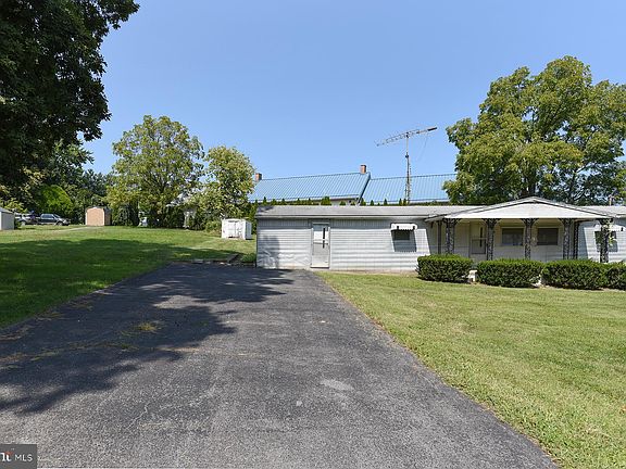4th image of 8 Luxor Ln