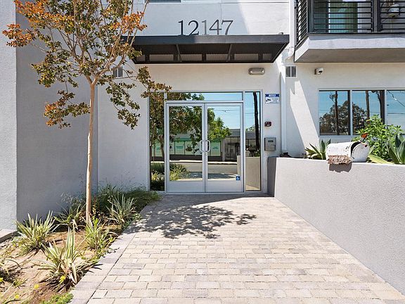 2nd image of 12147 Magnolia Blvd #302