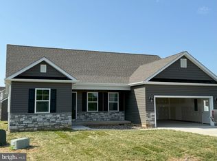 17 Santiago Cir, Martinsburg, WV 25403