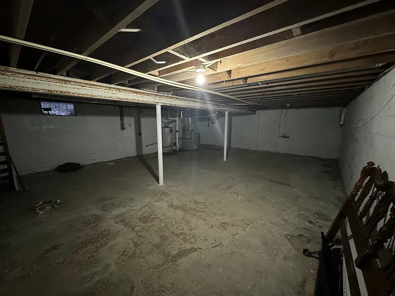 577 E Florida Ave — Photo 5