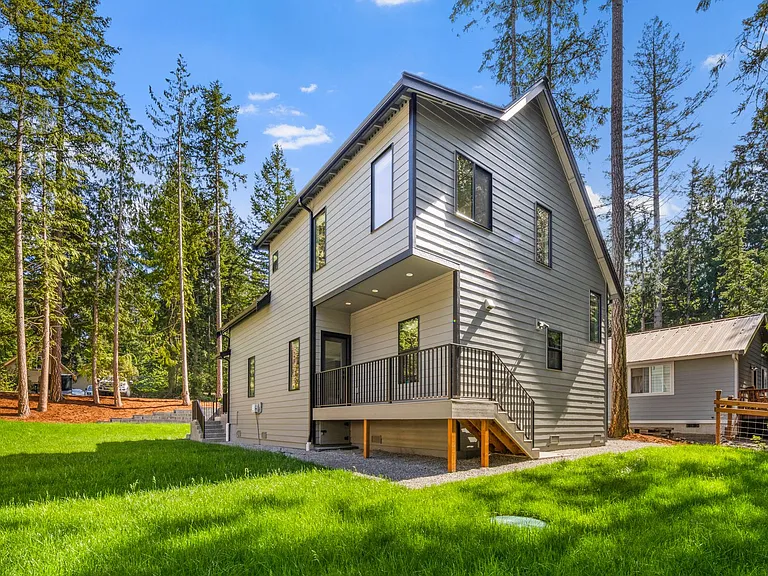 18545 Woodside Dr SE — Photo 36