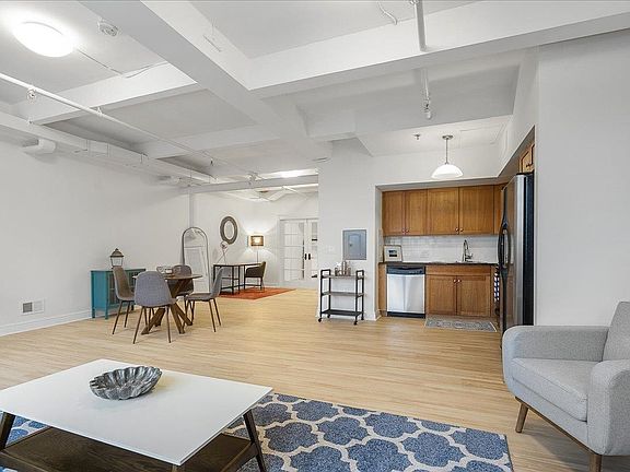 3rd image of 300 Communipaw Ave APT 16