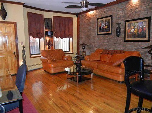 2nd image of 1098 Jackson Ave