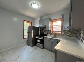 2265 Chatterton Ave, Bronx, NY