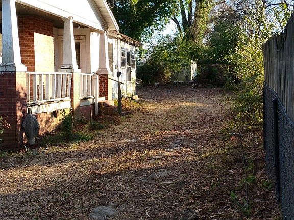 4th image of 828 Brewer Ave