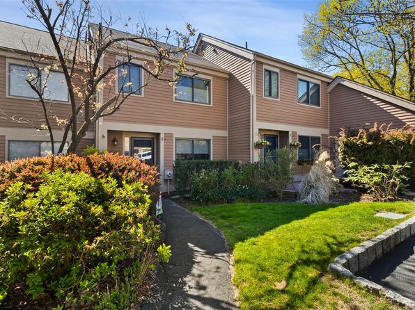 245 Treetop Crescent, Rye Brook, NY 10573