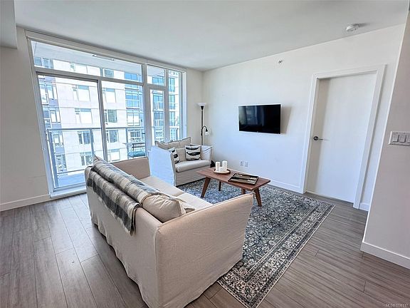 3rd image of 848 Yates St #1204