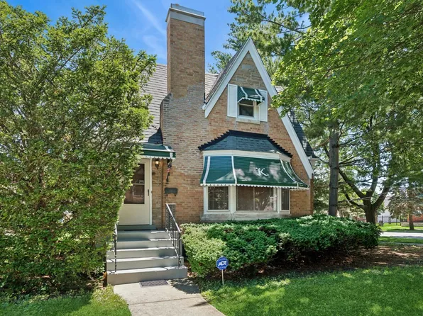 3301 N Newland Ave, Chicago, IL 60634