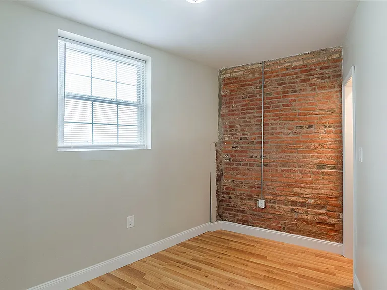 1126 E Passyunk Ave — Photo 6