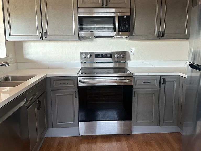 3157 Cashill Blvd — Photo 1