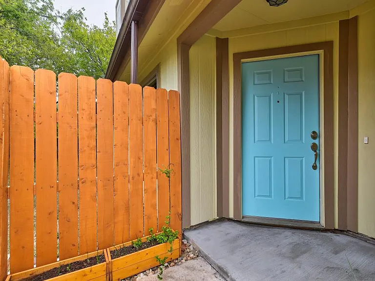 6002 Baton Rouge Dr — Photo 3