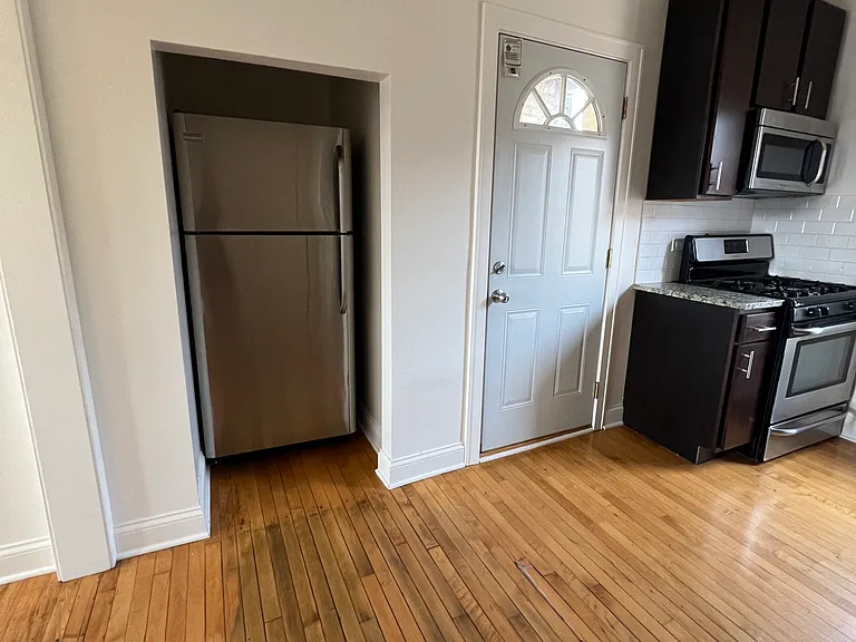 2339 N Sacramento Ave #3N — Photo 8