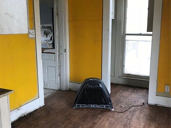 5th image of 1338 Lexington Ave