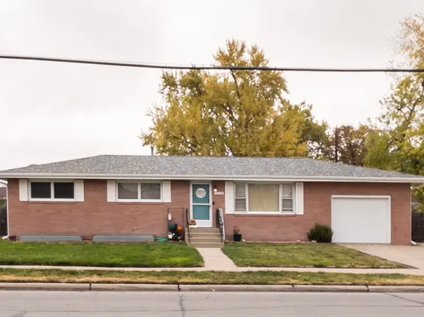 2720 27th St, Columbus, NE 68601