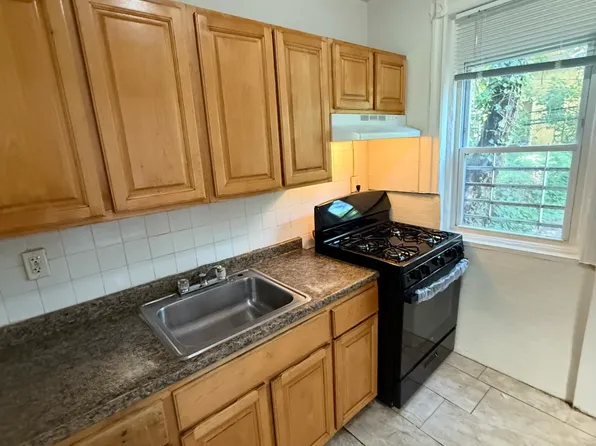 1914 S Redfield St, Philadelphia, PA 19143