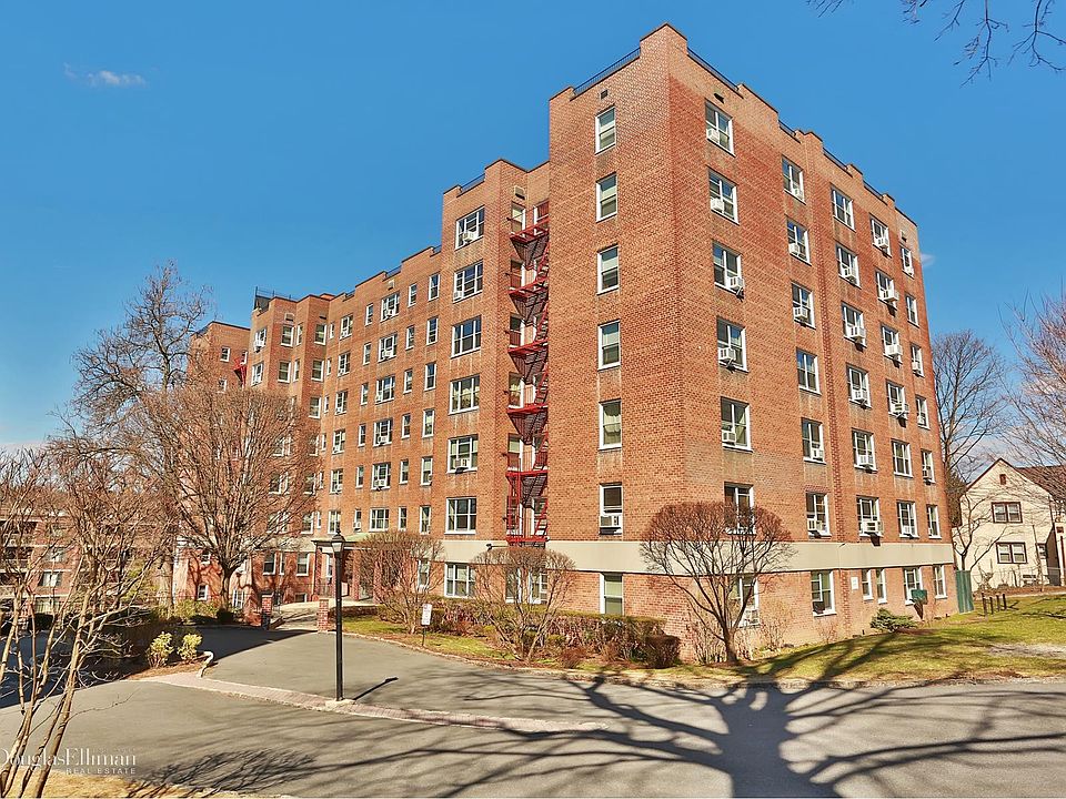 1st image of 290 Collins Ave APT 4D
