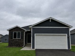 2120 Ridgepointe Dr, Hastings, MN 55033