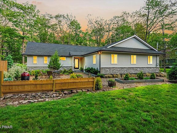 2nd image of 4426 Skyline Dr