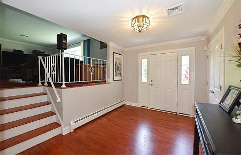 Spacious Entry Foyer
