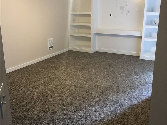 5th image of 15923 E Valleyway Ave