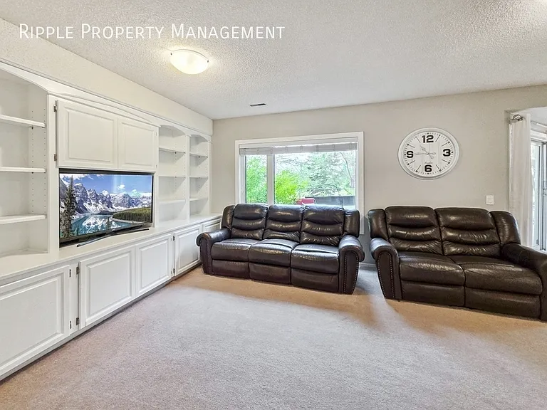 138 Mount Robson Close SE — Photo 25