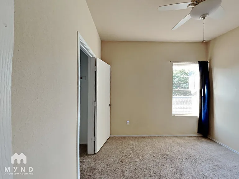 2216 Zach Scott St — Photo 11