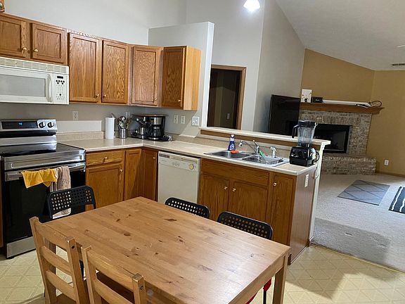 5th image of 3266 Hopkins Ct