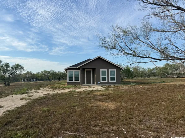 1444 CORGEY RD, Pleasanton, TX 78064