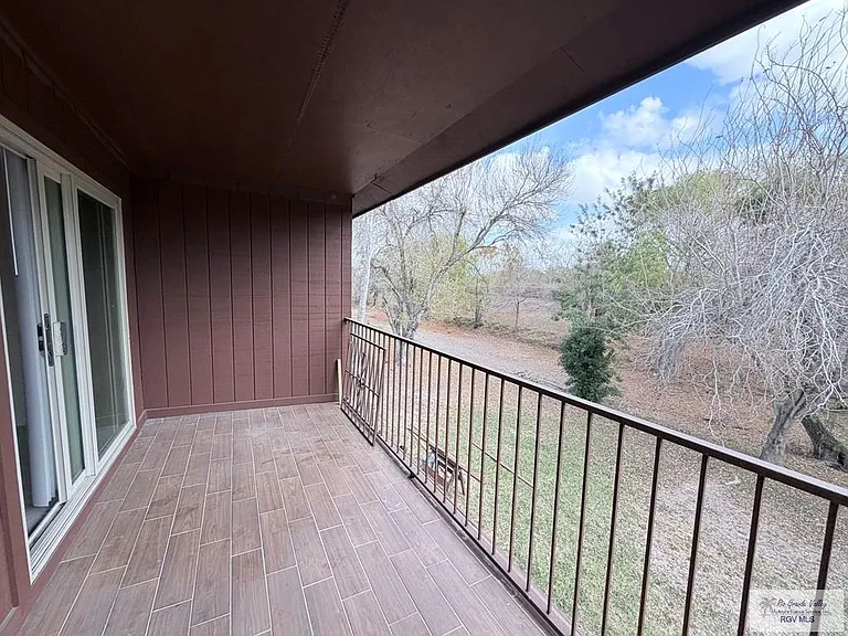 305 Calle Amistosa #L502 — Photo 15