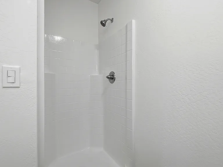 533 W Gurley St #3 — Photo 10
