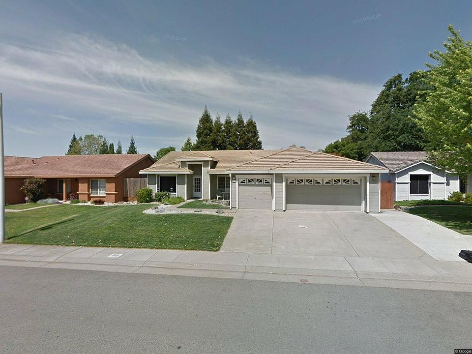 1st image of 1045 Shenencock Way