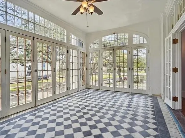 5341 Saint Charles Ave, New Orleans, LA 70115
