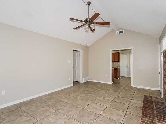 5th image of 2694 Lakeside Dr