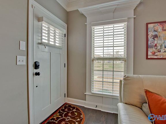 5th image of 8 Atherton Cir SW