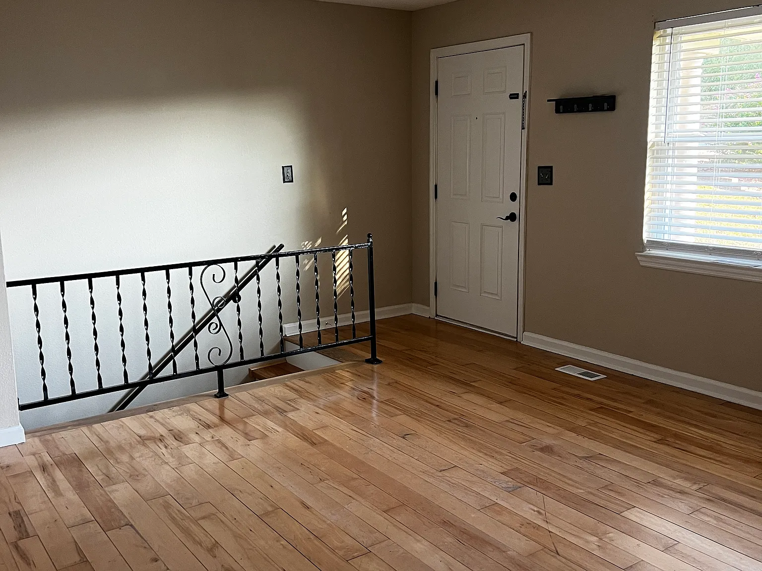 2 bed, 1.5 bath, $1,250 — Photo 2