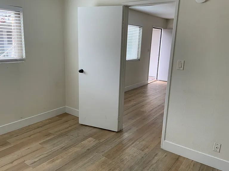 1300 Elizabeth Ave — Photo 4