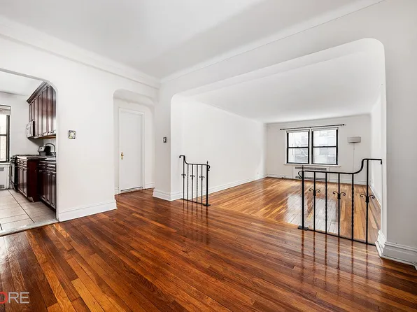 35-36 76th St #222, Jackson Heights, NY 11372