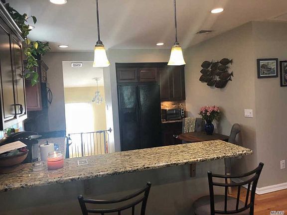 3rd image of 2388 Bellmore Ave